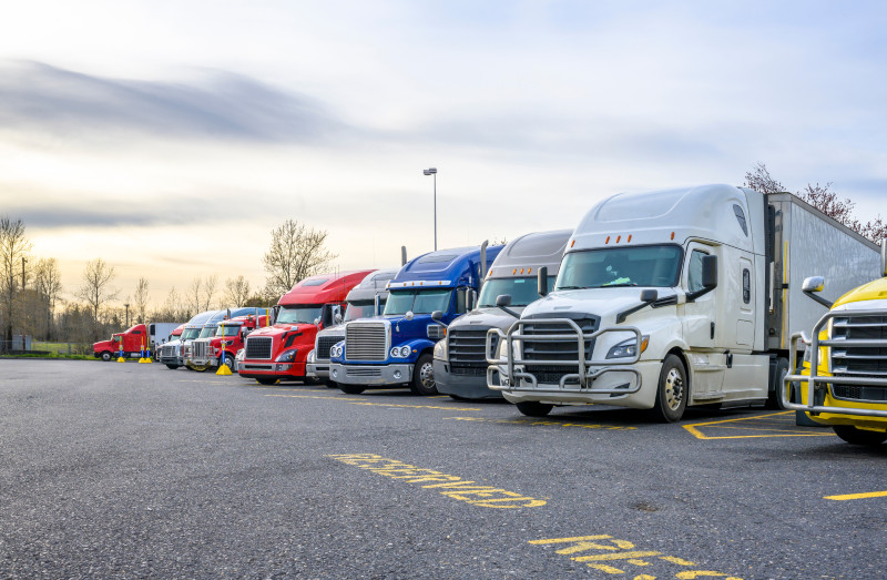 Unlocking a Promising Trucking Career: The Advantages of Obtaining Your CDL in Lakewood, NJ