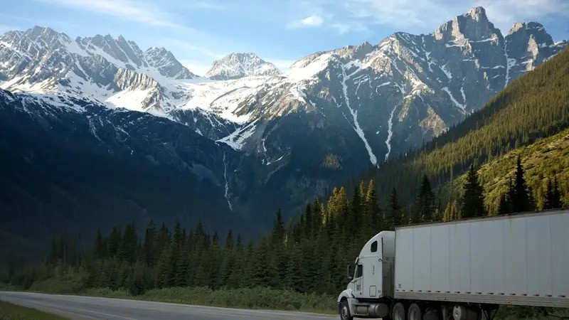 What is Less-Than-Truckload Shipping, and What is It Used For?